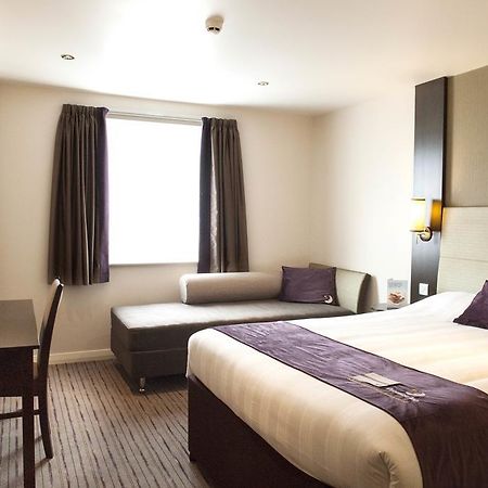 Premier Inn Aldershot Kültér fotó