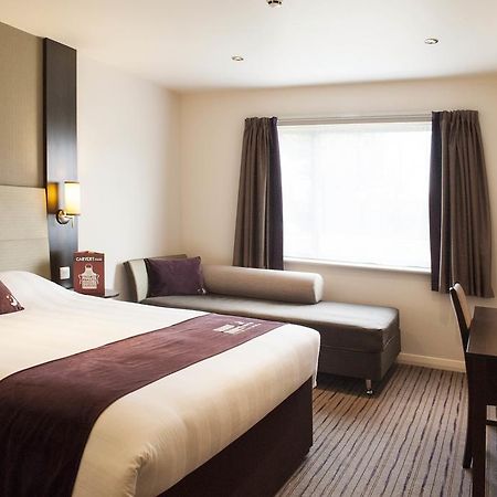 Premier Inn Aldershot Kültér fotó