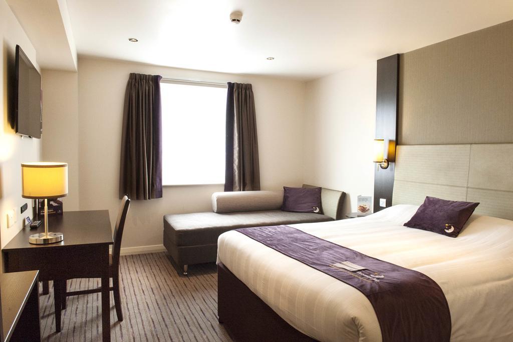 Premier Inn Aldershot Kültér fotó