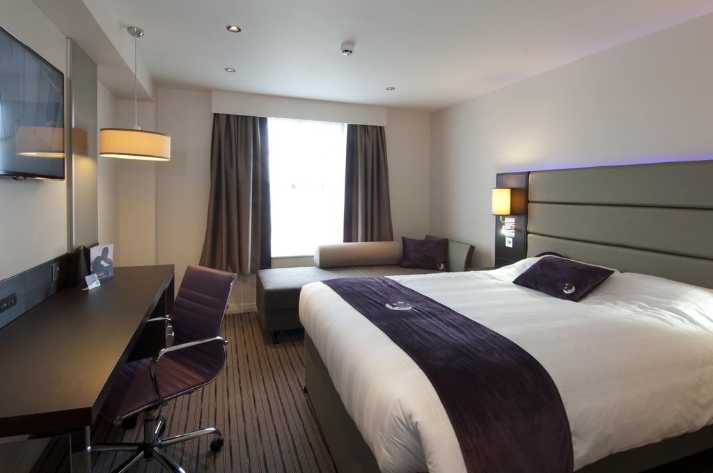 Premier Inn Aldershot Kültér fotó