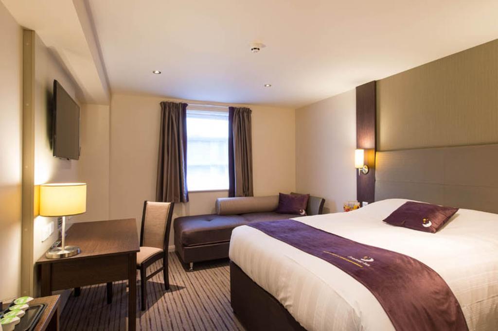 Premier Inn Aldershot Kültér fotó