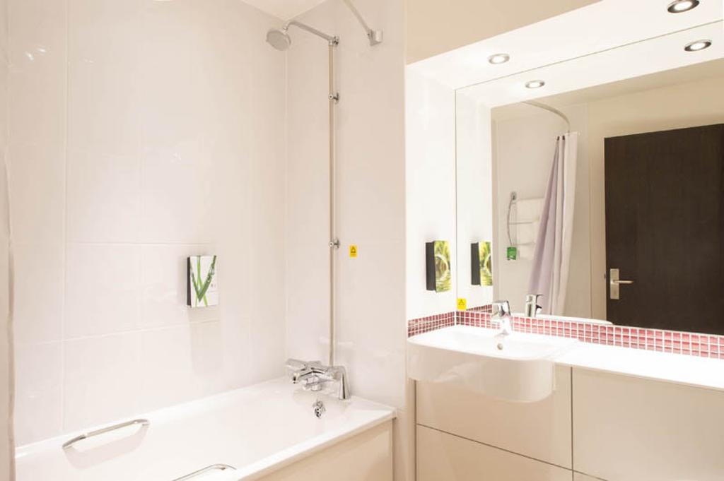 Premier Inn Aldershot Kültér fotó
