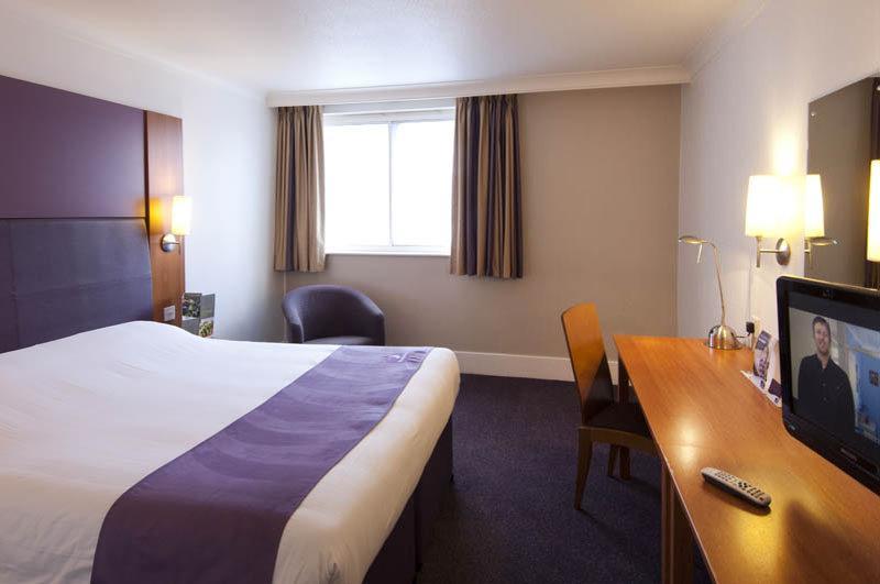 Premier Inn Aldershot Kültér fotó