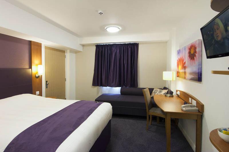 Premier Inn Aldershot Kültér fotó