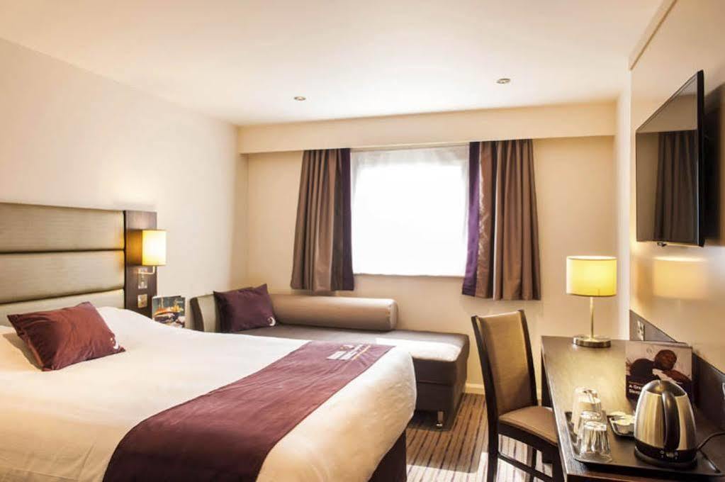 Premier Inn Aldershot Kültér fotó